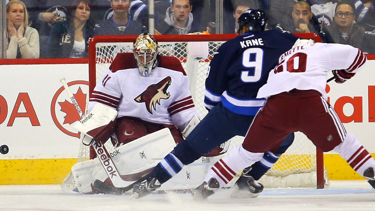 Coyotes return from break with shootout loss to Jets